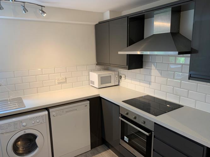 Large modern refurbished 3 bedroom apartment<br>Flat F - 16 Tapton House Road, Broomhill, Sheffield S10 5BY