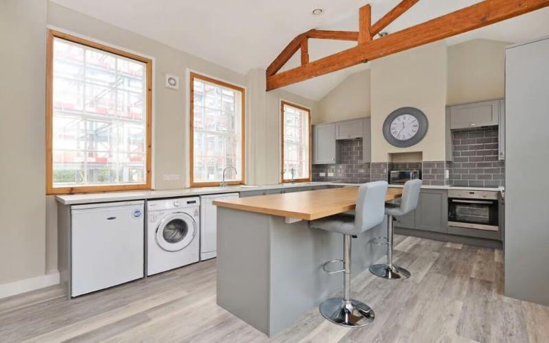 Why should I start looking for 2026/27 student accommodation before the new year?