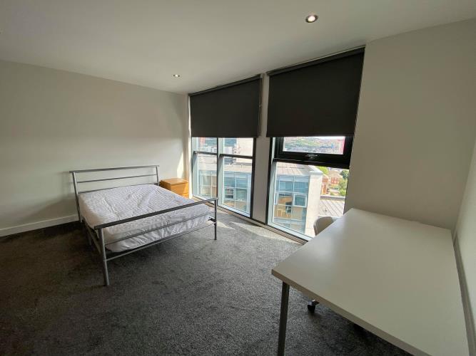 2 Bed Penthouse Apartment - Available August 2025!<br>West One, Fitzwilliam Street, City Centre, Sheffield S1 4JQ