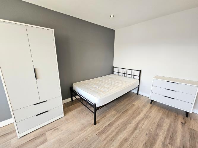 Large Studio Apartment WITH BALCONY<br>401 Cube, West One, 2 Broomhall Street, City Centre, Sheffield S3 7SW