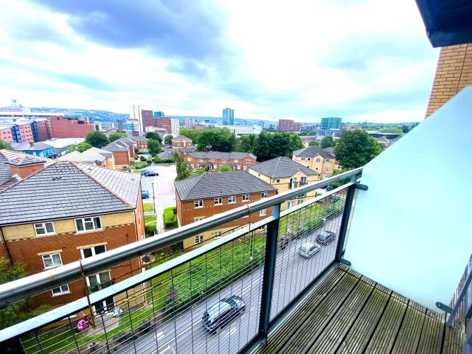 Large Studio Apartment WITH BALCONY<br>401 Cube, West One, 2 Broomhall Street, City Centre, Sheffield S3 7SW