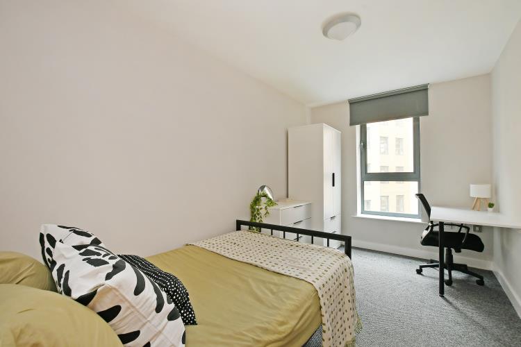 Six Bedroom Renovated Apartment<br>West One, Fitzwilliam Street, City Centre,  S1 4JL