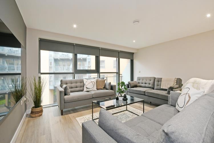 Six Bedroom Renovated Apartment<br>West One, Fitzwilliam Street, City Centre,  S1 4JL