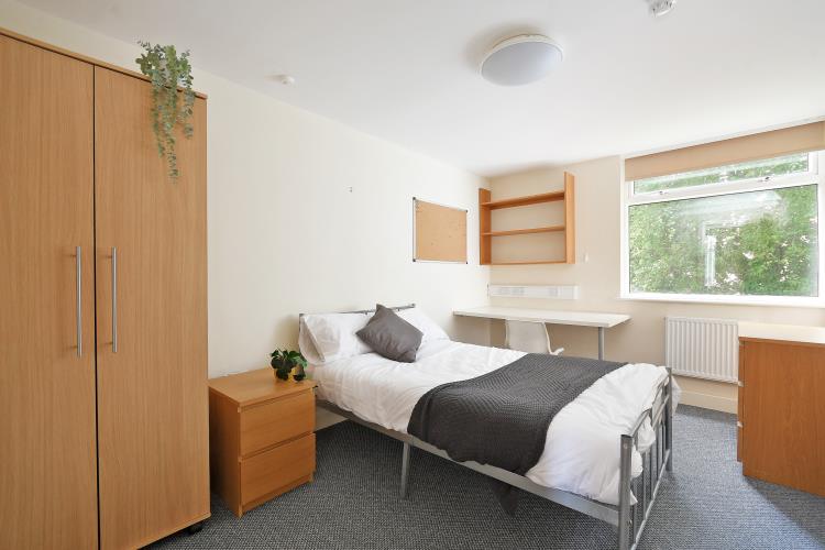 Spacious 3 Bed Apartment<br>9 Broomgrove Road, Sheffield, S10 2LW, Ecclesall Road, Sheffield S10 2LW