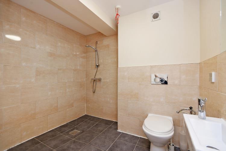 Spacious 3 Bed Apartment<br>9 Broomgrove Road, Ecclesall Road, Sheffield S10 2LW