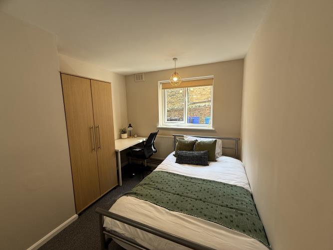 Flat A Tapton House Road<br>Flat A, Tapton House Road, Sheffield, S10, Broomhill, Sheffield S10 5BY