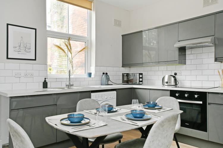 Modern 5 Bedroom House<br>177 Upper Hanover Street, Broomhall, Sheffield S3 7RR