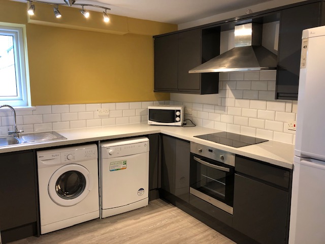Large modern refurbished 4 bedroom apartment<br>Flat C - 16 Tapton House Road, Broomhill, Sheffield S10 5BY