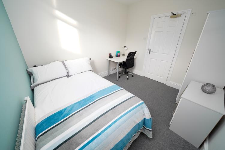 Fantastic large 4 bedroom apartment in Broomhall<br>212F Broomhall Street, Broomhall, Sheffield S3 7SQ